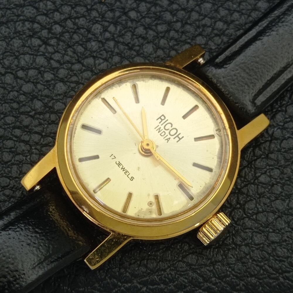 Vintage 1982 Ricoh Automatic Womans Gold Watch W/daydate & Gold accents - Picture 6 of 8